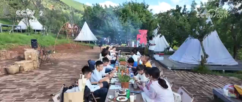 “清凉游”热潮涌动 各地因地制宜上新“避暑妙招”
