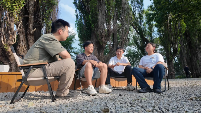 黄杨树下 “00后”干起了“大买卖”――一杯咖啡里的兴边力量