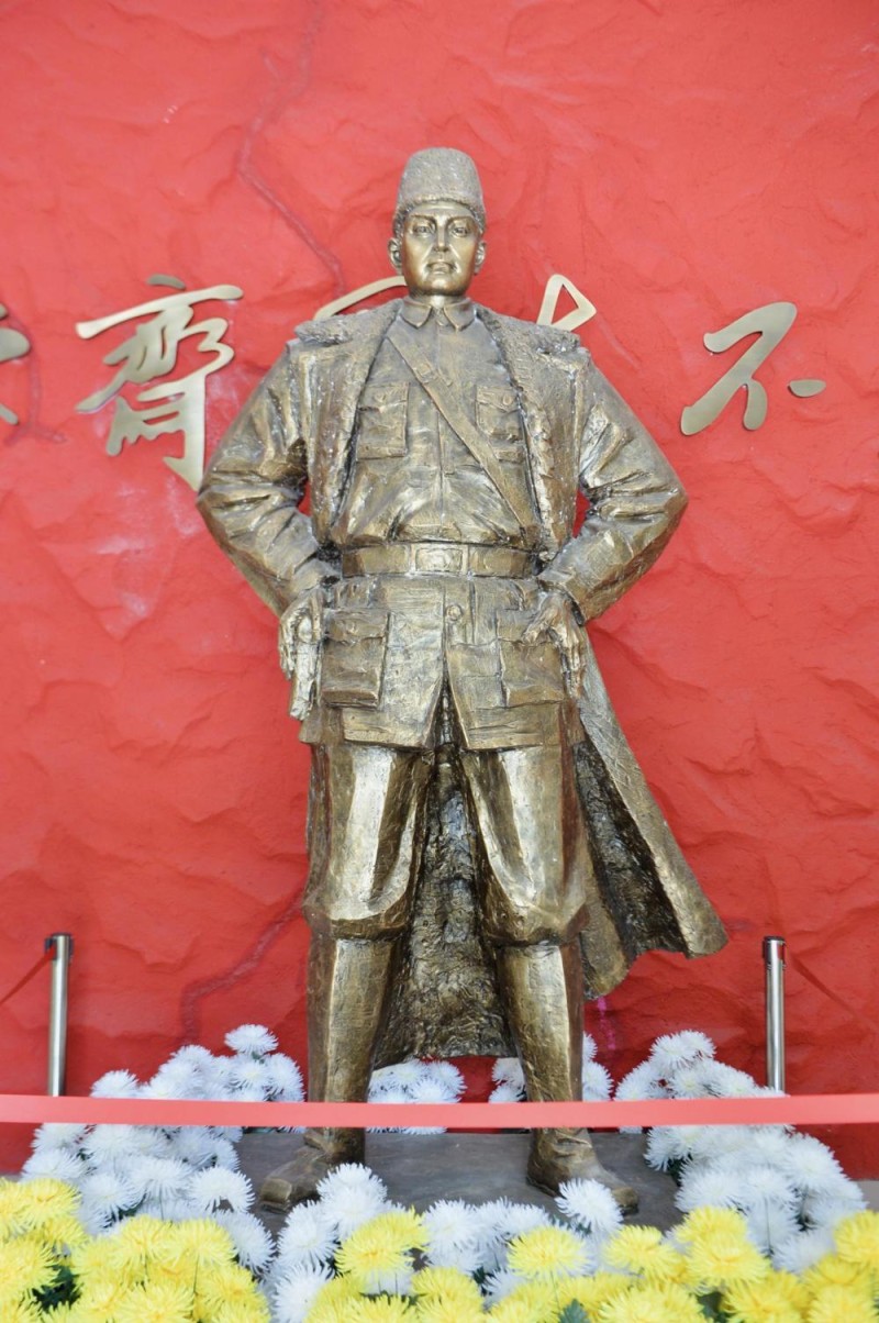 铭记历史 缅怀先烈｜一生践一诺 独臂退伍老兵为烈士守墓四十载
