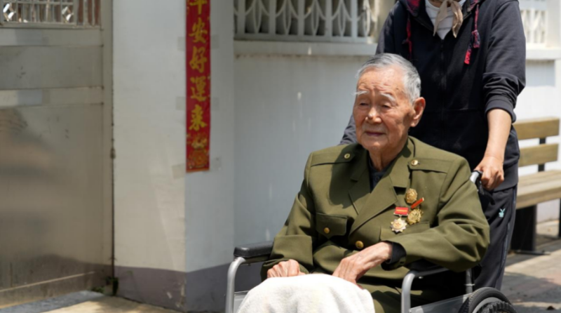归来仍是少年｜消炎药人命关天！老军医一声“不能忘”震撼人心