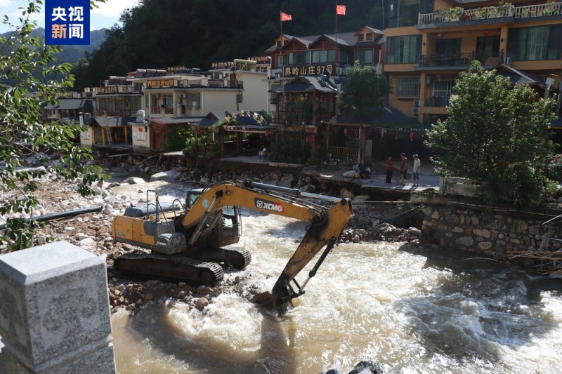 河南西峡强降雨引发山洪 超800人投入抢险救援