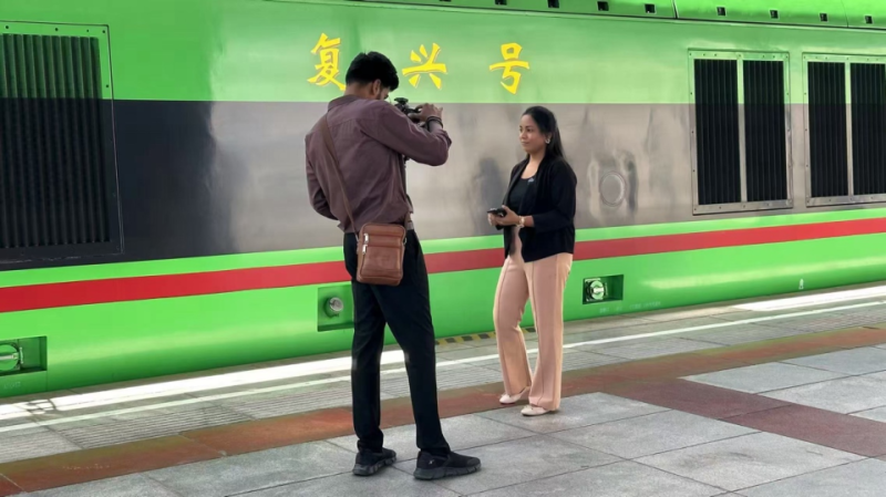 “中国在保护自然环境的同时实现了高度现代化！”――多国记者眼中的现代西藏