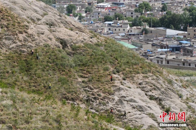 （辉煌60载 魅力新西藏）世界屋脊上的“绿色奇迹”：拉萨南北山绿意盎然