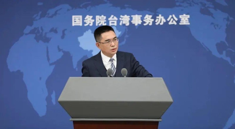撞车、撞石墩、士兵受伤……台军演习还是“战损直播”？