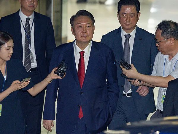 7点出发｜“杭州机场附近冒浓烟发生火情”？多方回应！