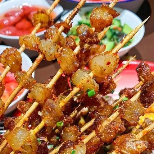 看丹观察丨冲上热搜！多方回应岳阳设立烧烤产业学院，网友：靠谱吗？