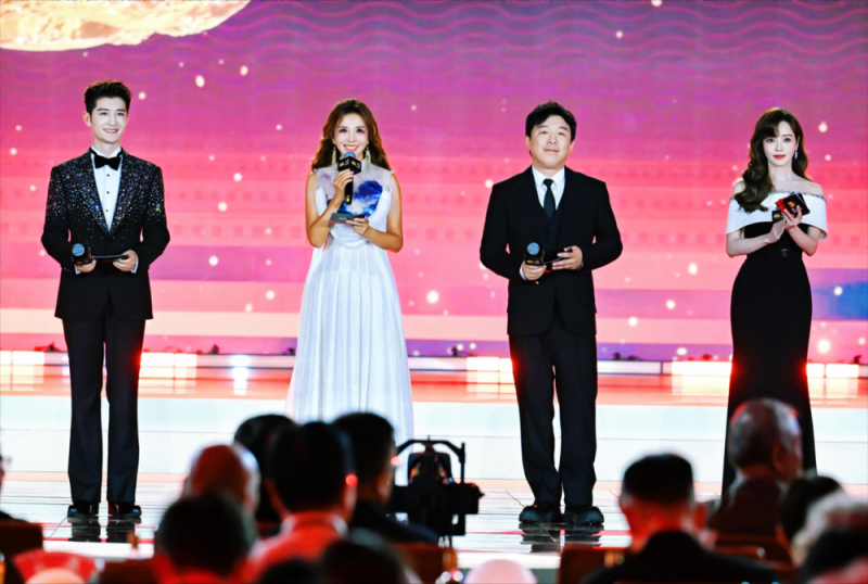 与烟台相约电影火热的夏天！“2025中国电影导演之夜”今晚播出