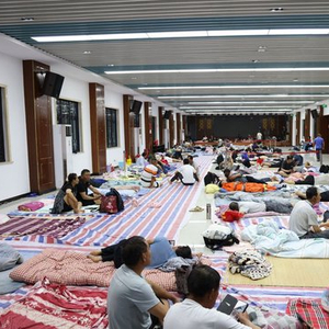台风夜何处安身？舟山金塘岛上，近2000名工友笑答：“不慌不慌，咱有家！”