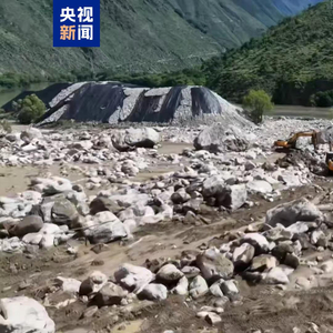 四川丹巴大雨引发多处山洪泥石流 已致4人失联