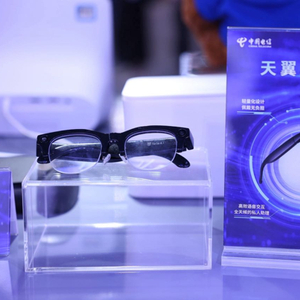 中国电信天翼AI发布首款AI眼镜 星辰大模型开启第一视角智能交互新时代