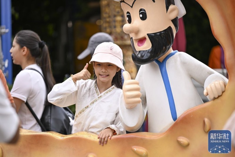 热热闹闹逛巴扎