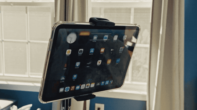 苹果「脑控」iPad 首次公开演示：四肢瘫痪的他，用一个念头重新拥抱世界
