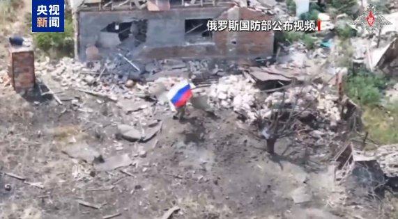俄乌战事转折点!俄军攻下乌东重镇,美俄叫板押上核武器?