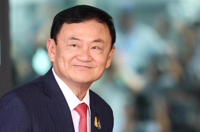 父亲姑姑下台后均流亡，提交辩护材料期限已到，被停职的佩通坦能否打破家族“魔咒”？