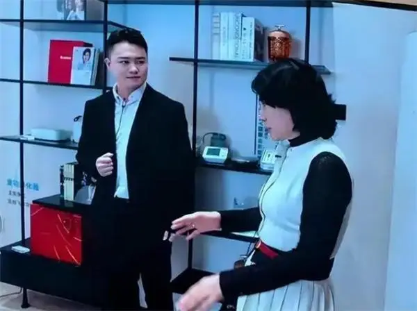 李想听劝！理想i8改配降价：仅保留Max版；奇瑞取消周末开会！尹同跃反思：加班非常不人性化；东风柳汽称联系理想删除视频被拒