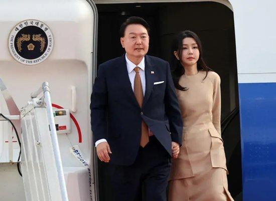 韩国前第一夫人金建希被拘押详情曝光：将被单独监禁，没有床只能睡地板，第一顿早餐为烤面包、草莓酱、牛奶等