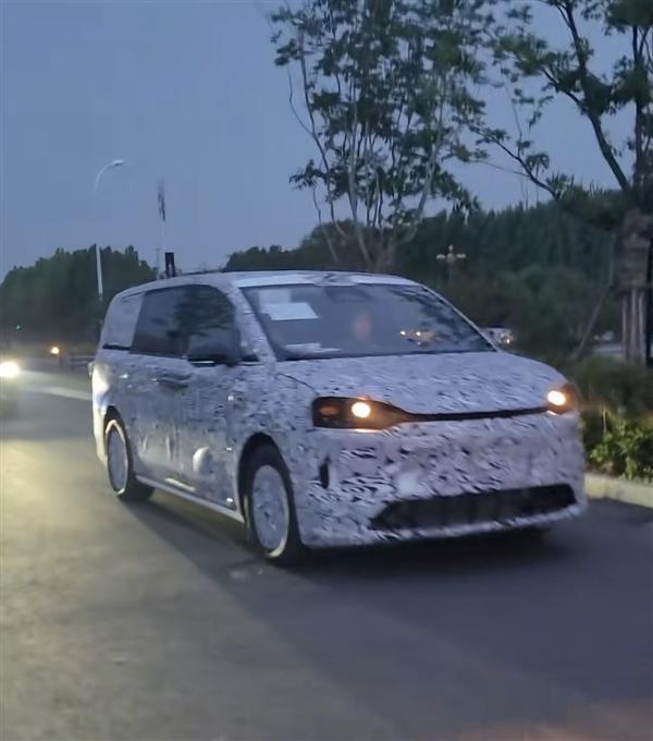 诺基亚起诉极氪、领克等专利侵权；李想：理想i8没有对手，友商开始摸着理想过河；DeepSeek AI 应用支持对话内容生成分享图