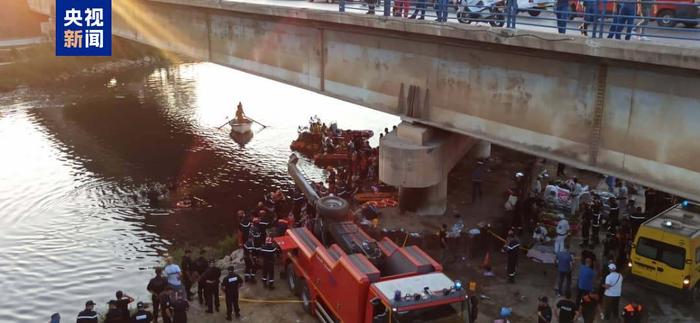 阿尔及利亚北部发生交通事故 造成18人死亡