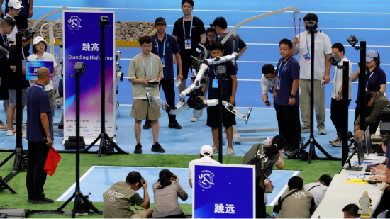 空调线上销量被小米超越？格力：公开数据和截图不一样；李想请乘龙卡车司机吃饭，承认对撞测试「冒失」；Meta首款带屏智能眼镜将上市