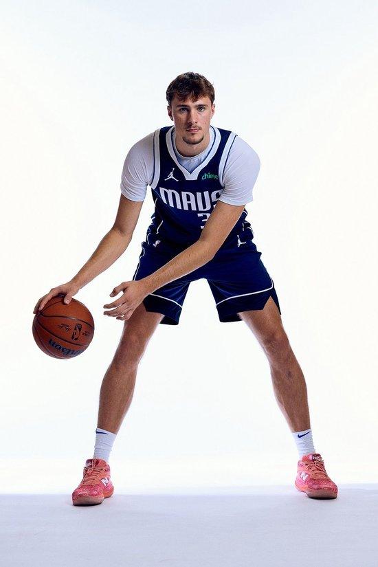 格里芬:弗拉格是近年来进入NBA的最全面球员 他能传球投篮和防守