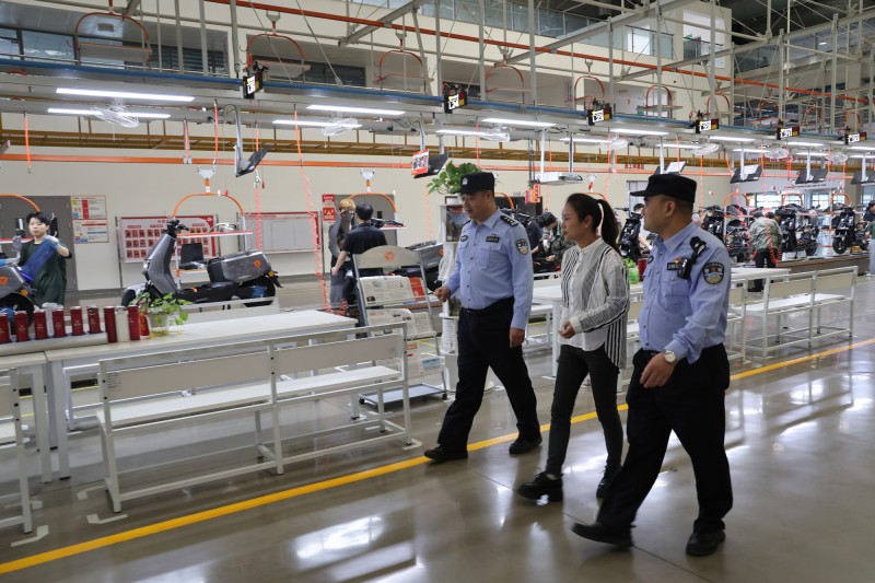 阳光下的守护｜重庆永川公安“警务服务专员”扎根企业一线 护航企业高质量发展