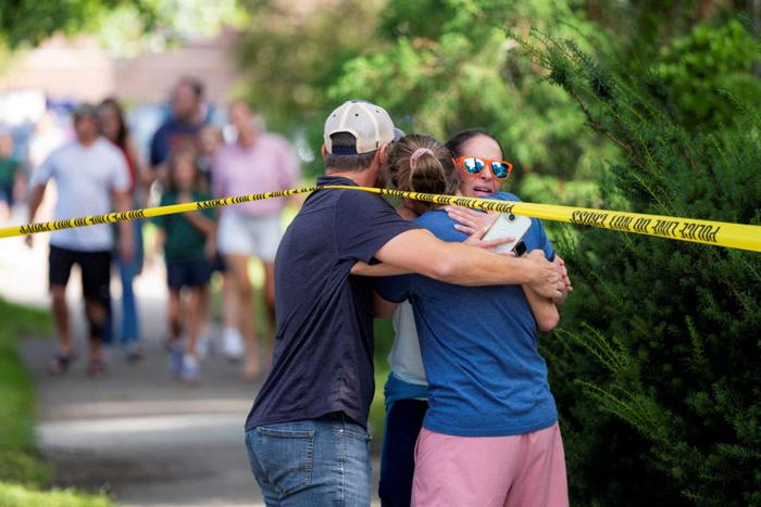 美国明尼苏达州校园枪击事件致20人死伤,特朗普:将持续关注这一可怕事态