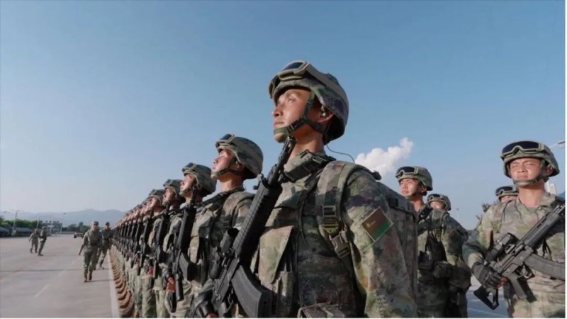 装备方队中唯一的“女教头”，是她！