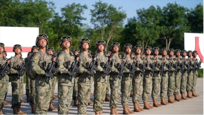 装备方队中唯一的“女教头”，是她！