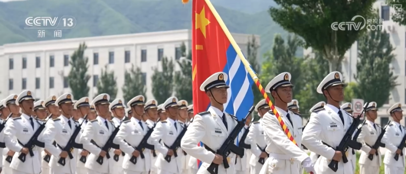 褪去青涩，扛起担当！年轻的“浪花白”把铮铮誓言写进阅兵诗歌……