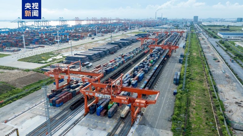 今年前7月西部陆海新通道班列运量同比增长75.3%