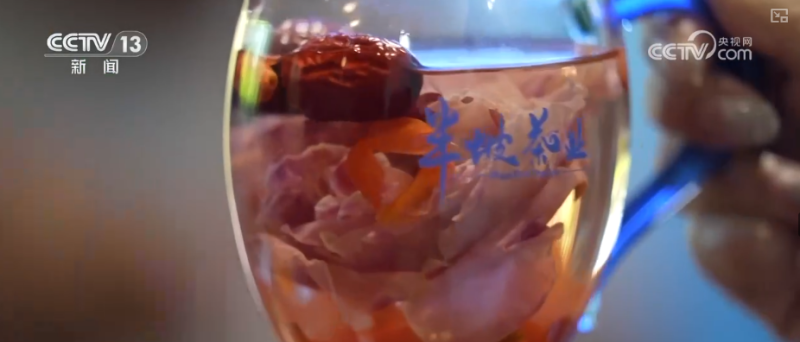 年轻人端起“新饭碗” 职业“上新”折射经济发展动能之变
