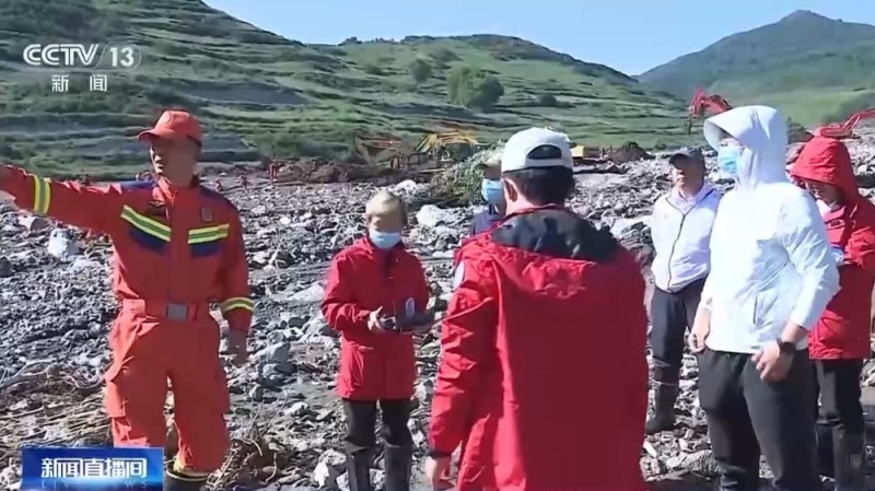 无人机探测提高精确度 甘肃榆中人员搜救持续推进