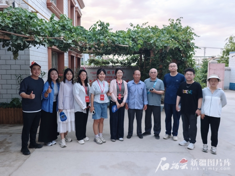 新疆高质量发展图鉴：烟火人间奋斗劲