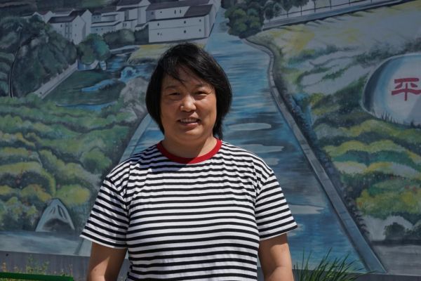石榴花开北疆红・籽籽同心家国情 | 草原上的生命赞歌