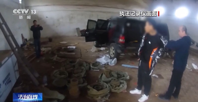 法治在线丨看小说学盗墓挖走20余件国宝 特大盗墓案细节曝光