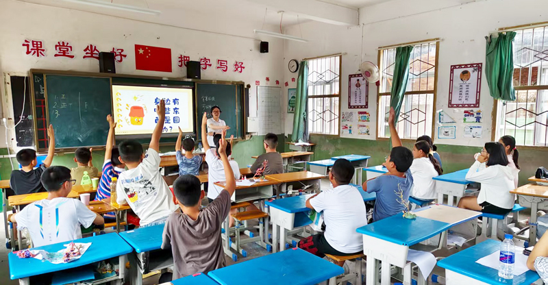 【青春护苗人】高校学子扎根革命老区 青春之光点亮童心梦想