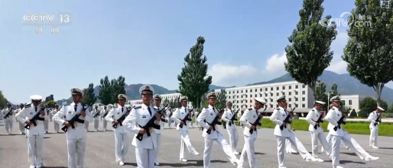 褪去青涩，扛起担当！年轻的“浪花白”把铮铮誓言写进阅兵诗歌……