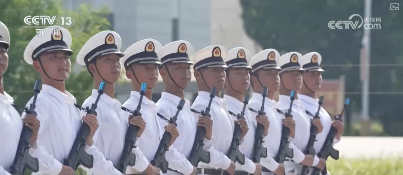褪去青涩，扛起担当！年轻的“浪花白”把铮铮誓言写进阅兵诗歌……