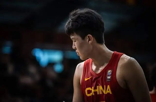 可以啊，3换1！湖人助力杨瀚森，又要升级中锋