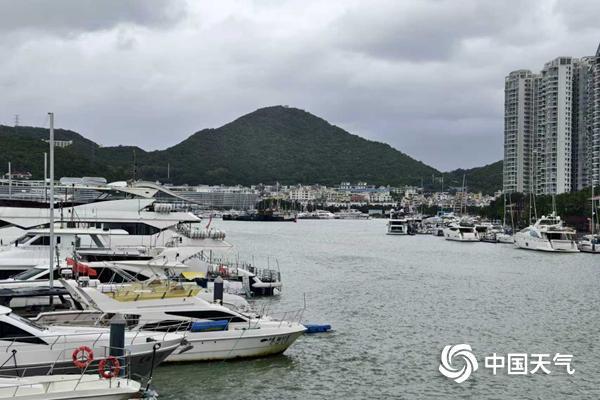 海南三亚阵风破纪录局地现特大暴雨 今天多地仍有强风雨