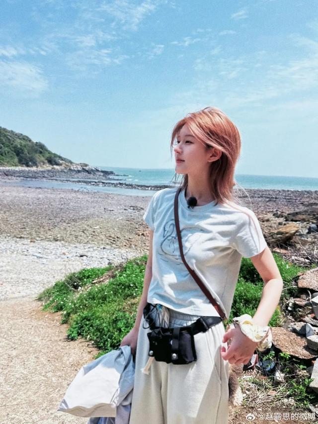 赵露思直播多次拒绝网友连线，称现在没那么多好脾气去应付陌生网友的互动请求