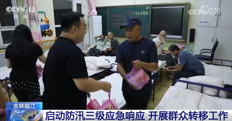 多地“以雨为令”积极应对强降雨  筑牢防线保障群众生命安全