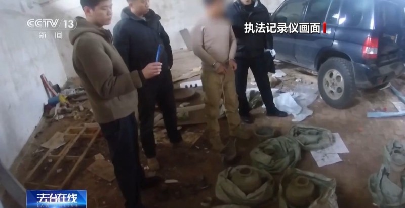 法治在线丨看小说学盗墓挖走20余件国宝 特大盗墓案细节曝光
