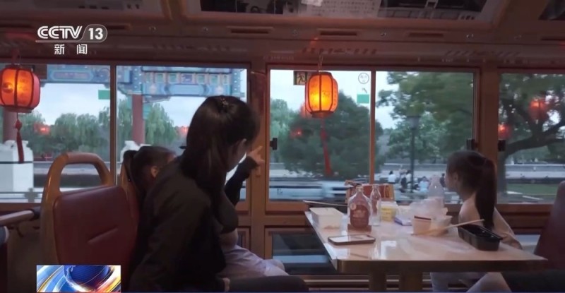 如何高效打卡城市热门景点？坐观光巴士~