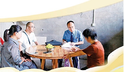 解救“困”在尘埃里的人