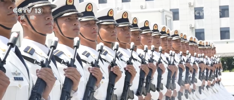 褪去青涩，扛起担当！年轻的“浪花白”把铮铮誓言写进阅兵诗歌……
