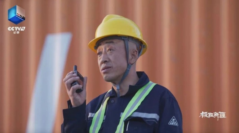 乘风好去，长空万里，直下看山河！CCTV-9《极致新疆》今日开播