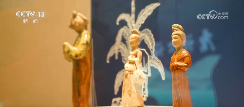 暑日“打卡”博物馆特色展览 “文化消暑”成为假期出游新风尚
