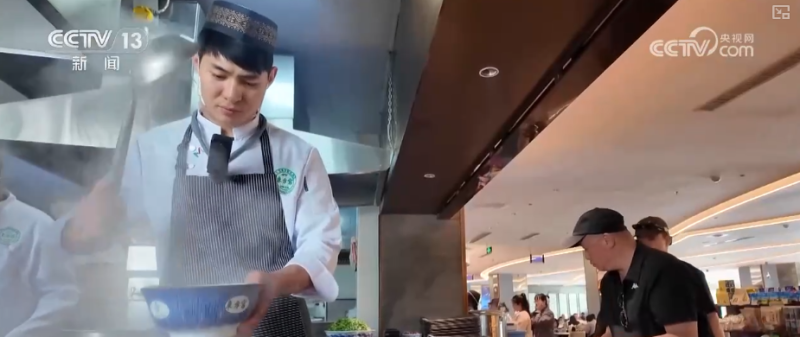 年轻人端起“新饭碗” 职业“上新”折射经济发展动能之变