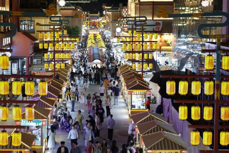 经济政策一线微观察｜场景升级 多态融合 夜间经济如何激发消费活力